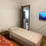 Quarto Em Apto No Flamengo